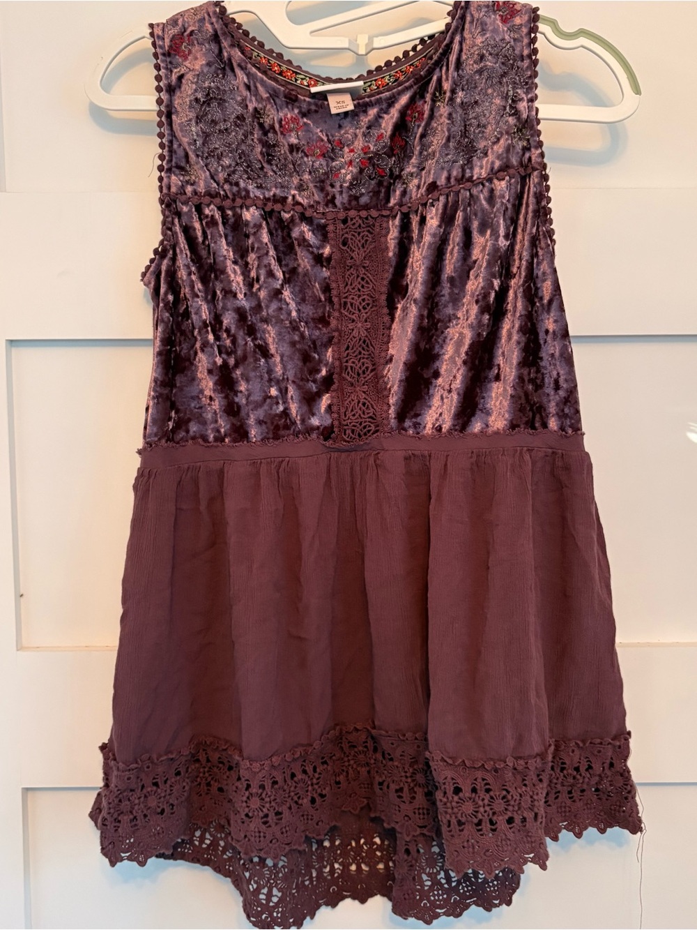 Knox Rose Sleeveless Velvet & Lace Tiered Boho Tunic in Deep Plum